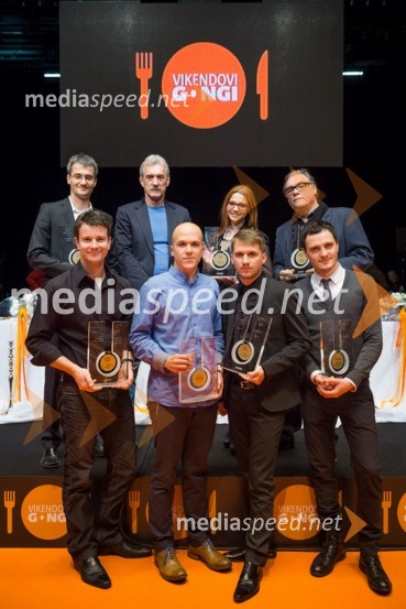 Jean
Frbežar, radijski voditelj; Slavko Bobovnik, televizijski voditelj; 
Tanja Žagar, pevka; Boris Kobal, režiser in igralec; Boštjan Romih, 
televizijski voditelj; Nejc Gazvoda, režiser; Rok Biček, režiser; Blaž 
Švab, pevec skupine ModrijaniVikendovi Gongi popularnosti, podelitev 2013