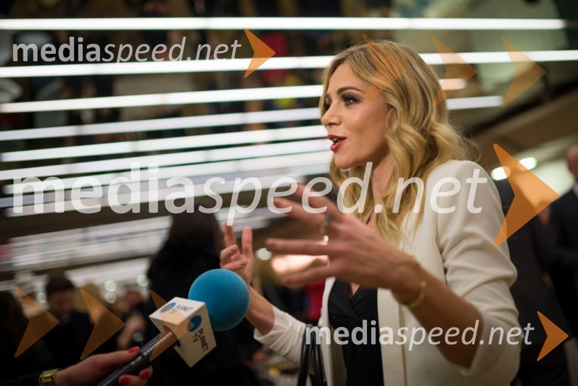 Katarina Čas, igralkaVikendovi Gongi popularnosti, podelitev 2013