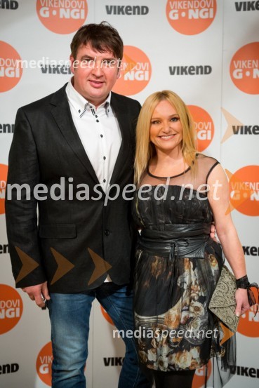 Frenk Derenda, glasbenik; soproga Nuša Derenda, pevkaVikendovi Gongi popularnosti, podelitev 2013