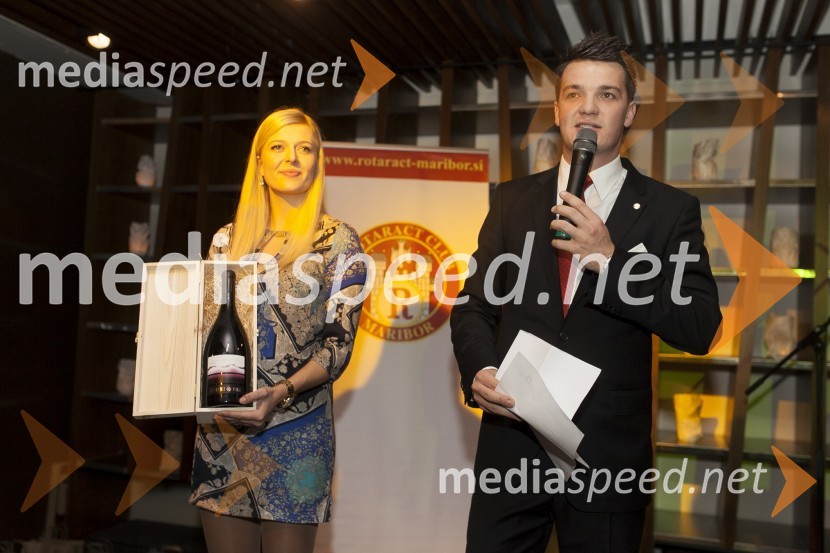 Nika Polanec, članica Rotaract Cluba Maribor; Mitja Šeško, član Rotaract Cluba MariborDobrodelni kulinarični večer Rotaract Maribor