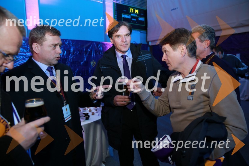 Bojan Ban, direktor NK Maribor; mag. David Kastelic, predsednik uprave Zavarovalnica Maribor; ...NK Maribor - Wigan Athletic FC, nogometna tekma