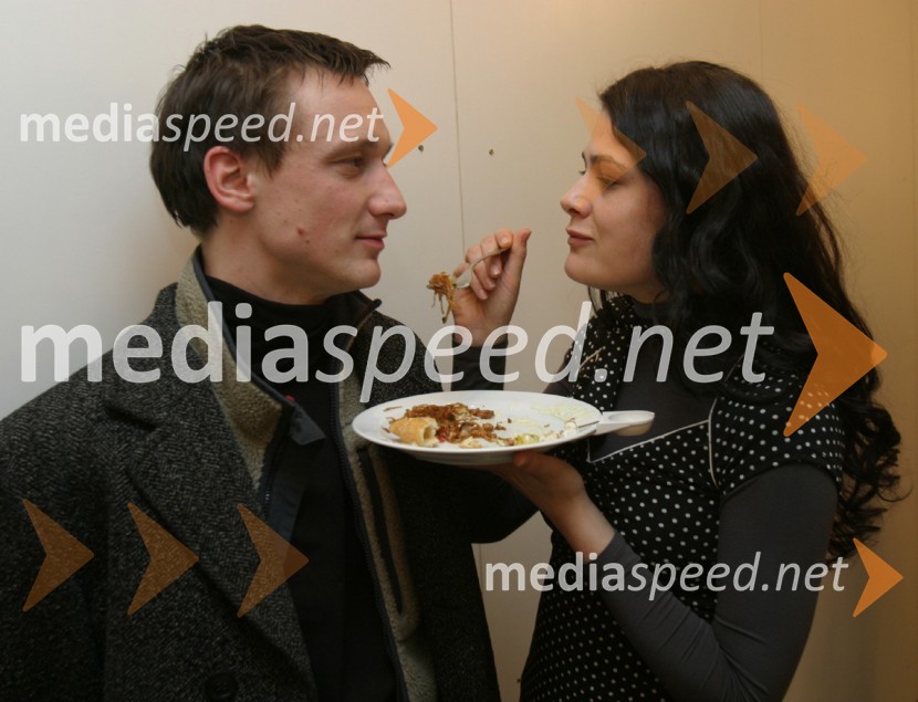 Pia Zemljič, igralka in njen fant ter igralec Marko MandičPia Zemljič, igralka