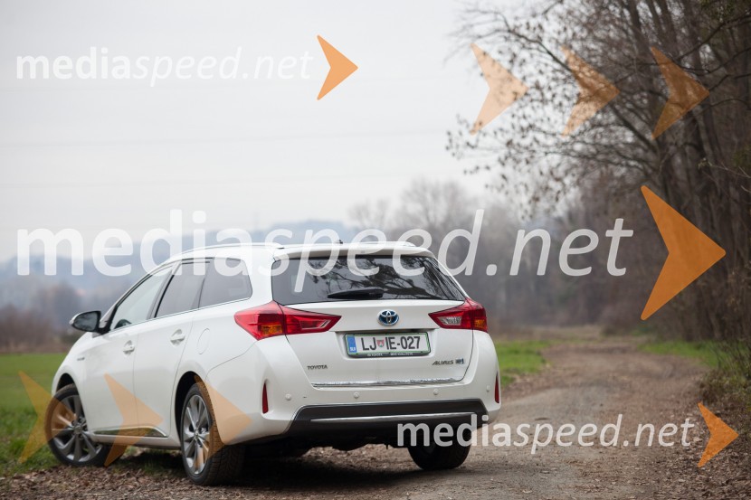 Toyota Auris Touring Sports Hybrid 1.8 VVT-i SolToyota Auris Touring Sports Hybrid 1.8 VVT-i Sol, mediaspeed test