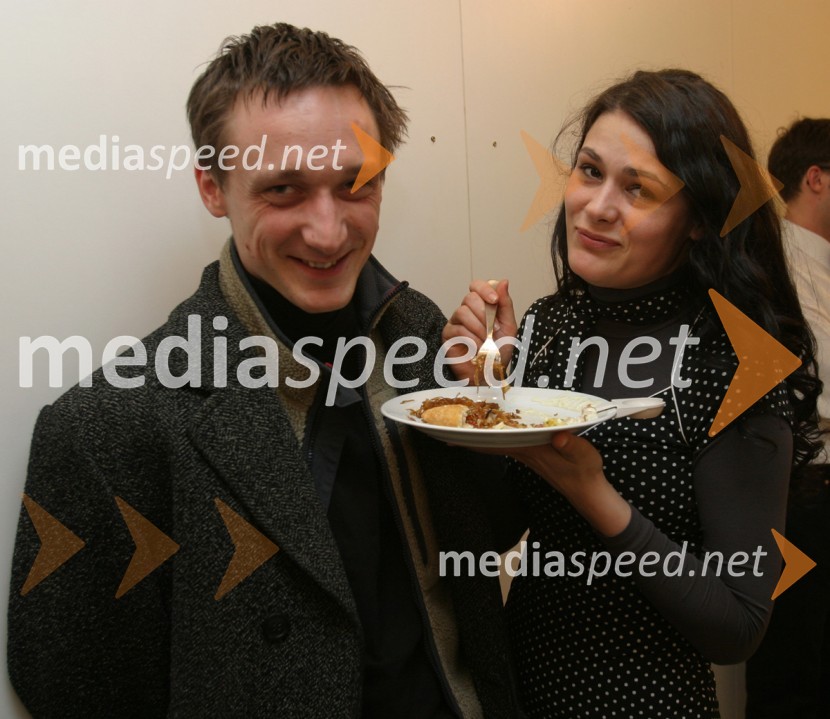 Pia Zemljič, igralka in njen fant ter igralec Marko MandičPia Zemljič, igralka