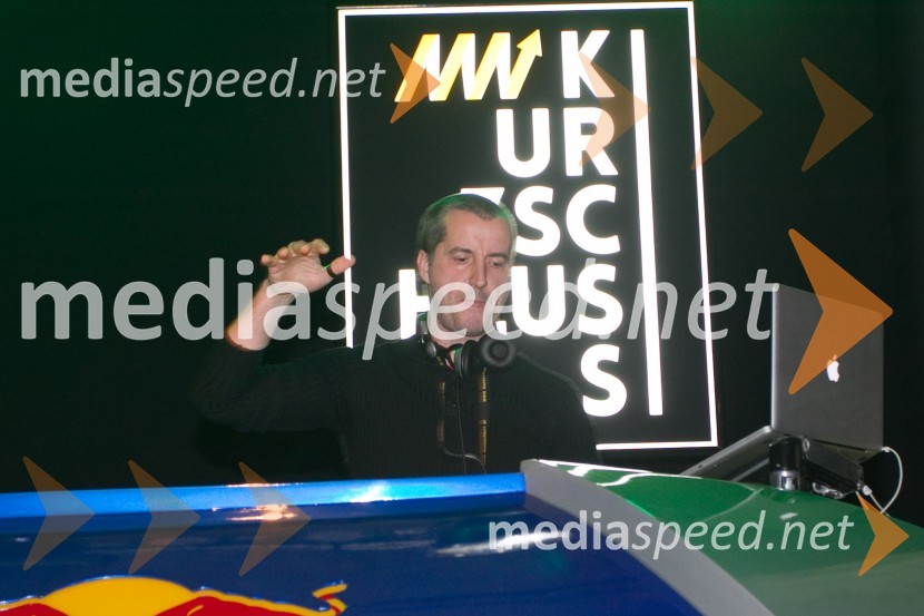 Mediaspeed Kurzschluss, Yellow Carpet Opening