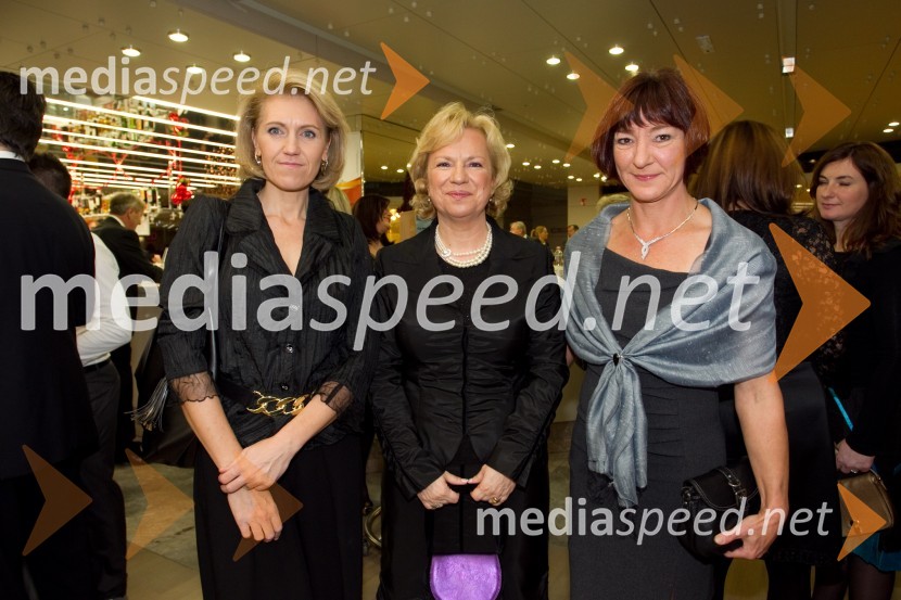 Mojca Mrzel; Sabrina Pečelin, vodja odnosov z javnostmi pri Porsche Slovenija d.o.o.; Katarina TrbižanManagerski koncert 2013