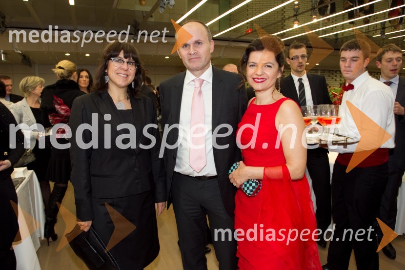 Monika Lapanja, vodja službe za tržno dejavnost Ekonomske 
fakultete Univerze v Ljubljani; Gregor Šmuc, odgovoren za prodajo podjetjem pri Peugeot Slovenija d.o.o.; Sonja Šmuc, direktorica Združenja ManagerManagerski koncert 2013