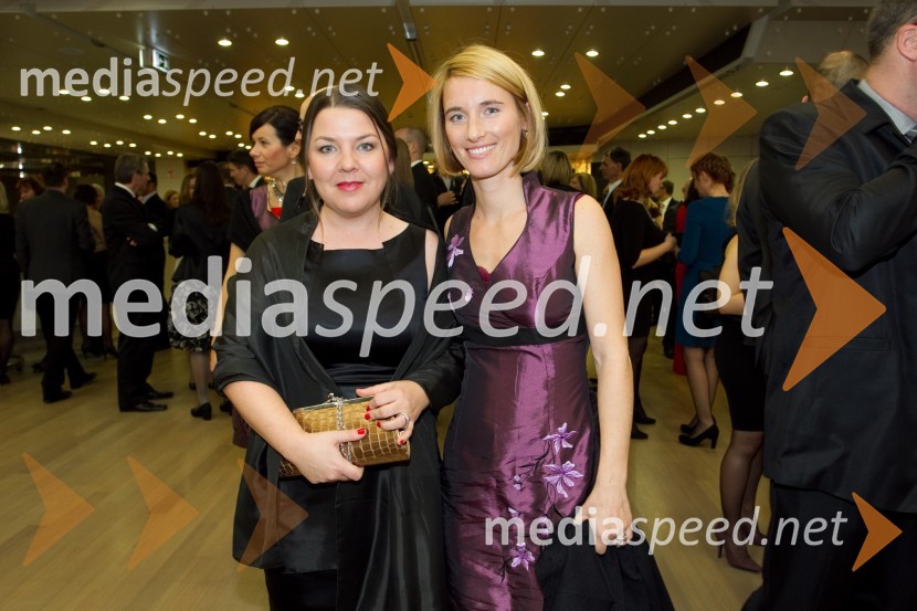 Tjaša Kolenc Filipčič, vodja trženjskega komuniciranja v Skupini Triglav; Nina Šoster BedenkManagerski koncert 2013