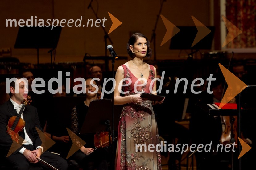 Eva Longyka, voditeljicaManagerski koncert 2013