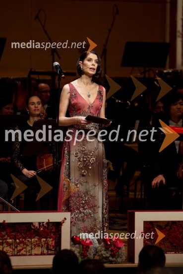 Eva Longyka, voditeljicaManagerski koncert 2013