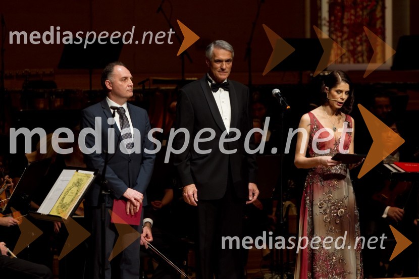 Igor Hafnar, Savatech; Slobodan Sibinčič, Švedski generalni častni konzul; Eva Longyka, voditeljicaManagerski koncert 2013