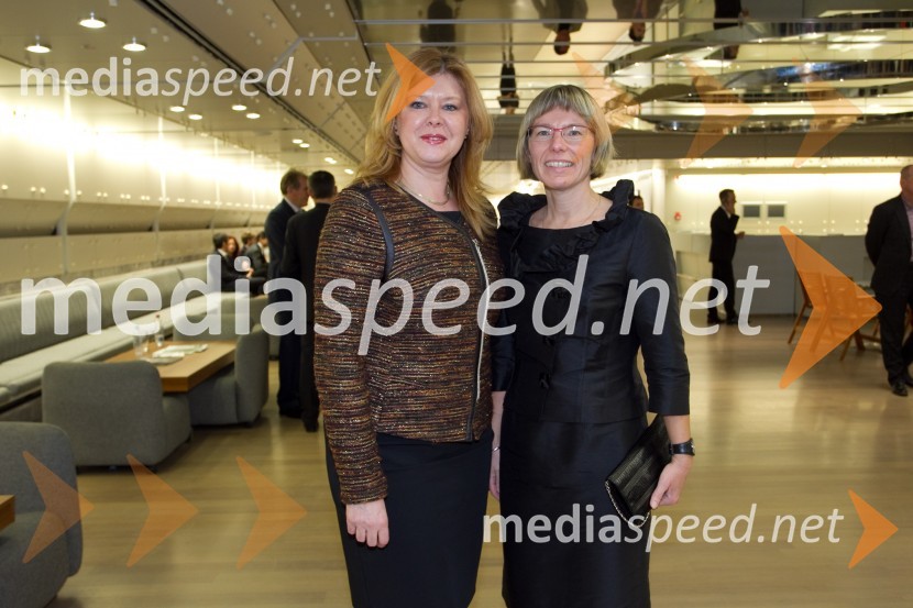 Katja Mihelič, direktorica blagovnice Maxi; Vera Aljančič Falež, članica uprave Mercatorja, predsednica Lions kluba VivaManagerski koncert 2013
