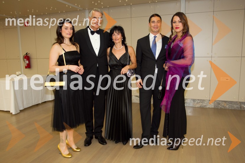 Tanja Sibinčič, finančna direktorica Prvega Faktorja; Slobodan Sibinčič,
Švedski generalni častni konzul;  Katarina Sibinčič, odvetnica; Jan 
Sibinčič, odvetnik; Ajda Lah, Anecto d.o.o.Managerski koncert 2013