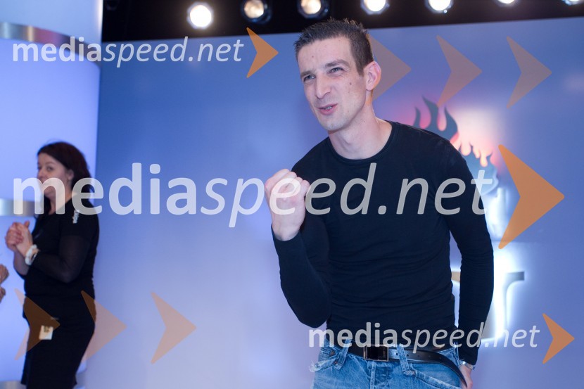 Tomaž Škvarč LisjakTomaž Škvarč Lisjak je zmagovalec šova Gostilna išče šefa!