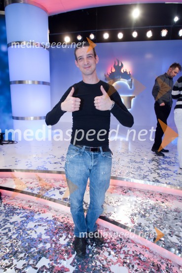 Tomaž Škvarč LisjakTomaž Škvarč Lisjak je zmagovalec šova Gostilna išče šefa!