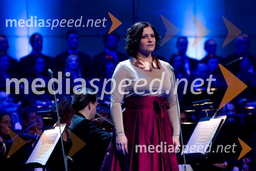 Nuška Drašček, pevkaDržavna proslava ob dnevu samostojnosti in enotnosti 2013