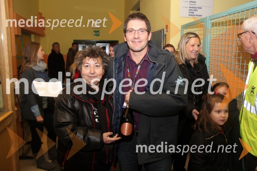 Dragica Petrovič, režiserka, producentka; Aleš Antolinc, organizator športne pomladi in direktor športnega parka TaborSeverina, zaključek turneje Dobrodošao u klub 2013