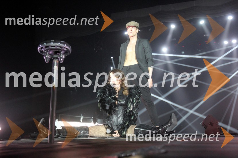 Severina, pevka; član plesne skupine MaestroSeverina, zaključek turneje Dobrodošao u klub 2013