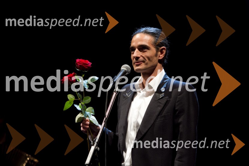 Gorazd Logar, igralec90-letnica Štefke Drolc in koncert skupine Čompe