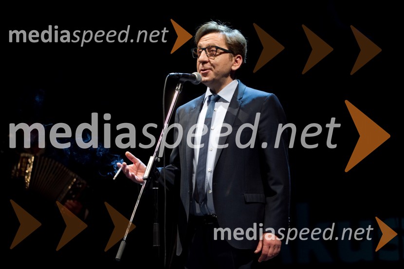 Gregor Bakovič, igralec90-letnica Štefke Drolc in koncert skupine Čompe