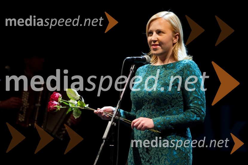 Vanja Plut, igralka90-letnica Štefke Drolc in koncert skupine Čompe