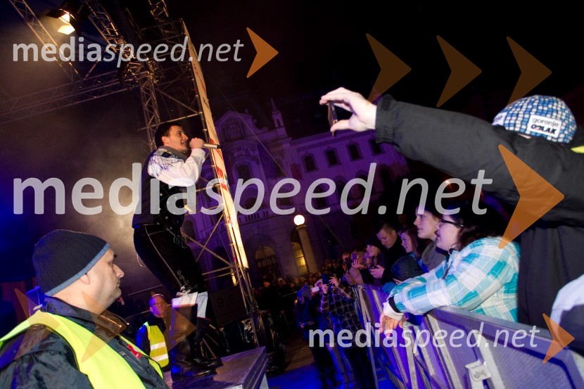 Blaž Švab, pevec skupine ModrijaniModrijani in Rok'n'band, koncert