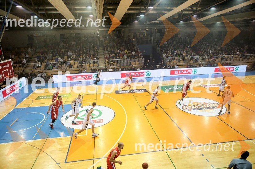 Košarkarska tekma med ekipo Eda Murića in ekipo Nebojše JoksimovičaAll Stars v košarki