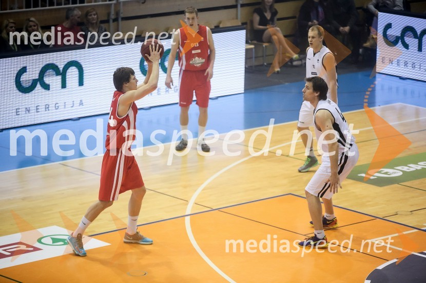 Košarkarska tekma med ekipo Eda Murića in ekipo Nebojše JoksimovičaAll Stars v košarki