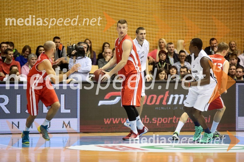 Košarkarska tekma med ekipo Eda Murića in ekipo Nebojše JoksimovičaAll Stars v košarki