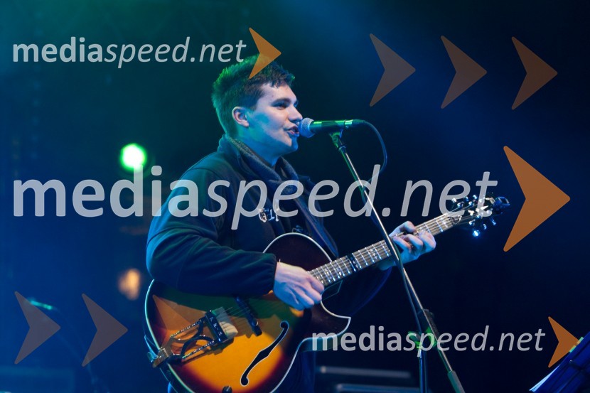 Član skupine GadiGadi in Magazin, koncert