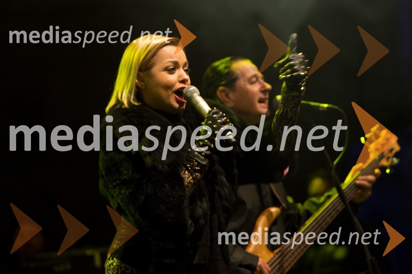 Andrea Šušnjara, pevka skupine MagazinGadi in Magazin, koncert