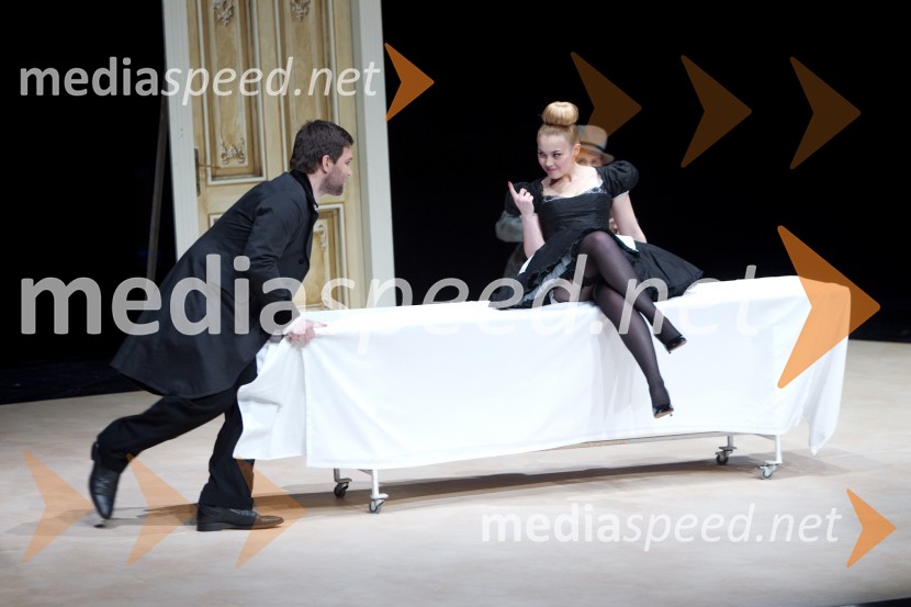 Domen Križaj, pevec; Eva Černe, pevkaLa Cecchina ali Nikogaršnja hči, premiera opere