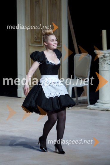 Eva Černe, pevkaLa Cecchina ali Nikogaršnja hči, premiera opere