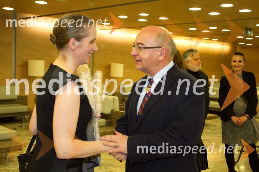 Katja Konvalinka, pevka; Mitja Rotovnik, direktor Cankarjevega domaLa Cecchina ali Nikogaršnja hči, premiera opere