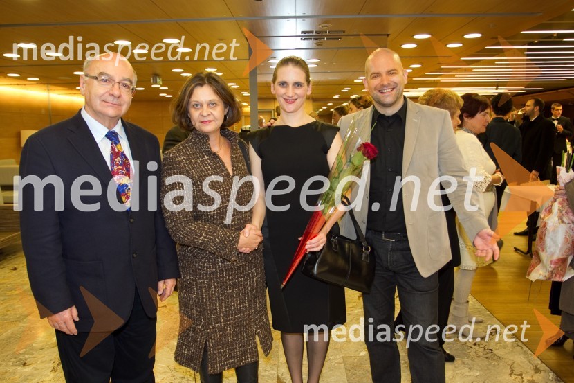 MItja Rotovnik, direktor Cankarjevega doma; Staša Mihelčič, producentka; Katja Konvalinka, pevka; Matej RotovnikLa Cecchina ali Nikogaršnja hči, premiera opere