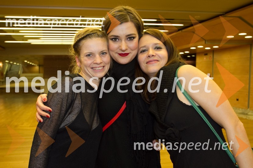 Staša Bračič, dramaturginja; Ana Lazovski, maskerka; Yulia Roschina, režiserkaLa Cecchina ali Nikogaršnja hči, premiera opere