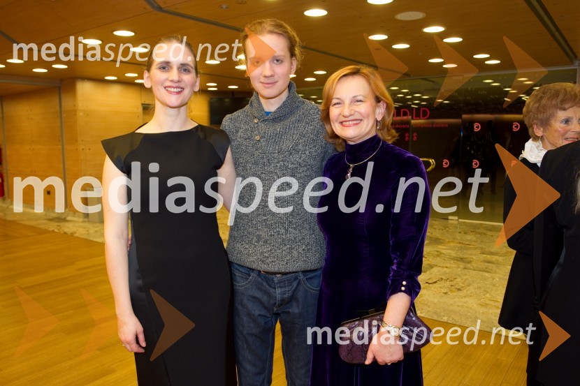 Katja Konvalinka, pevka; Vladka Orsalič; Klemen Adamlje, pevecLa Cecchina ali Nikogaršnja hči, premiera opere