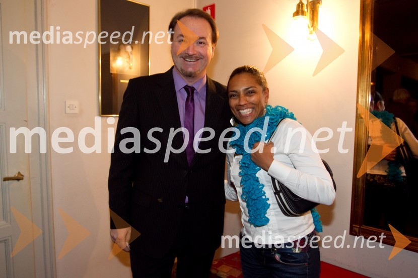 Patrik Greblo, dirigent; Irena Yebuah Tiran, pevkaNana Milčinski, koncert ob izidu plošče Od tod do vesolja