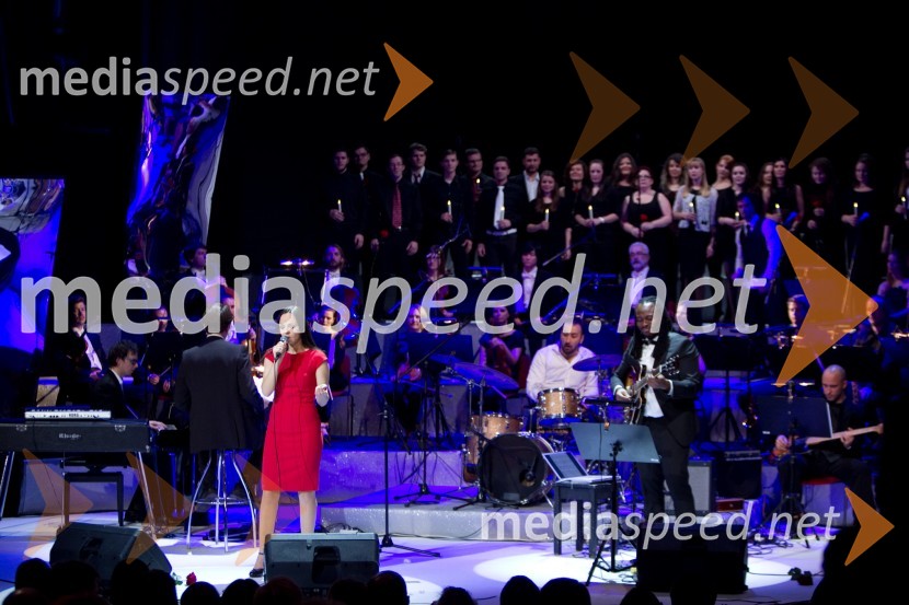 Nana Milčinski, pevkaNana Milčinski, koncert ob izidu plošče Od tod do vesolja