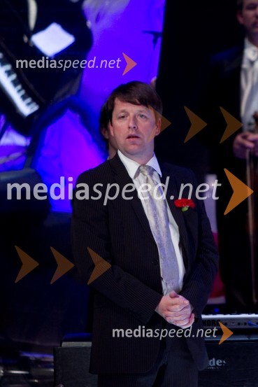 Tadej Tomšič, dirigentNana Milčinski, koncert ob izidu plošče Od tod do vesolja