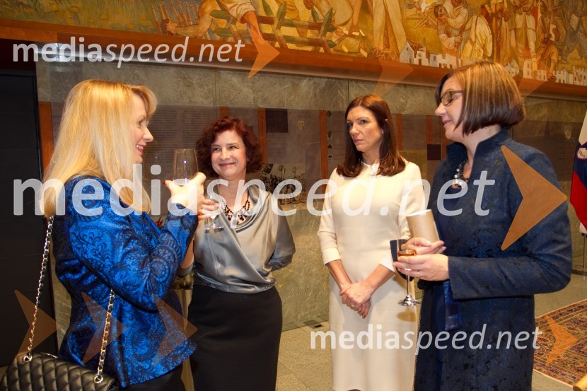 Alja Markovič Čas, nominiranka za Slovenko leta 2013; Pika Rajnar, nominiranka za Slovenko leta 2013; Eugenija Carl, nominiranka za Slovenko leta 2013; Mateja Korošec, nominiranka za Slovenko leta 2013Slovenka leta 2013, sprejem kandidatk v Državnem zboru