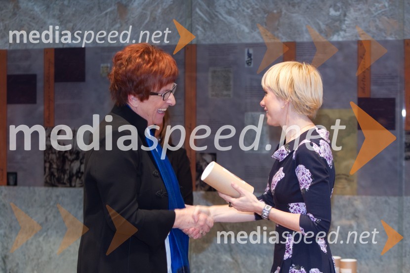 Marija Volčjak, nominiranka za Slovenko leta 2013; Polonca Komar,&nbsp;podpredsednica DZSlovenka leta 2013, sprejem kandidatk v Državnem zboru