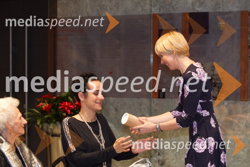 Nina Wabra Jakič, nominiranka za Slovenko leta 2013; Polonca Komar,&nbsp;podpredsednica DZSlovenka leta 2013, sprejem kandidatk v Državnem zboru