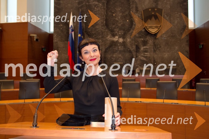 Lara Jankovič, nominiranka za Slovenko leta 2013Slovenka leta 2013, sprejem kandidatk v Državnem zboru