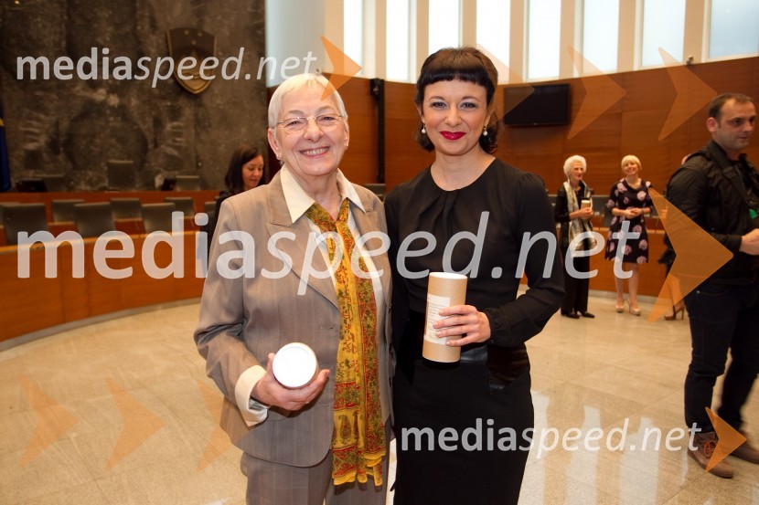 Jožica Mikić Horvat, nominiranka za Slovenko leta 2013; Lara Jankovič, nominiranka za Slovenko leta 2013Slovenka leta 2013, sprejem kandidatk v Državnem zboru