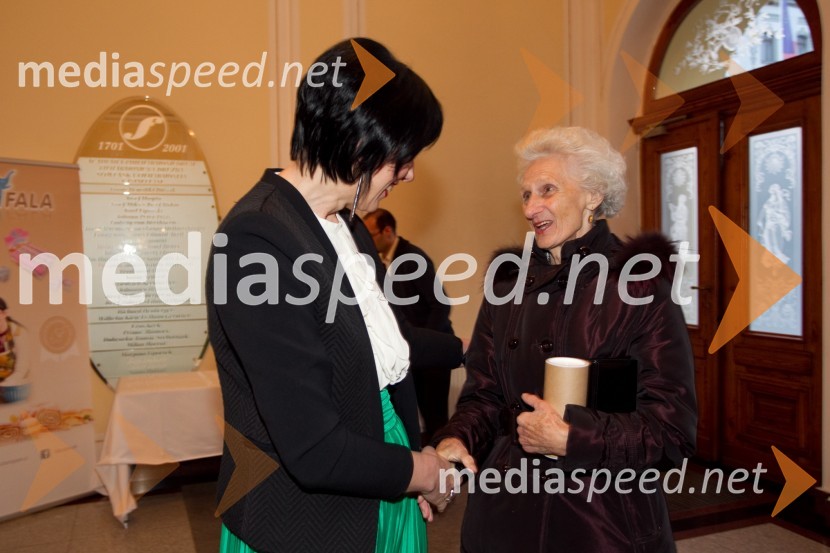 Melita Berzelak, urednica revije Jana; Helena Žigon , tekačicaSlovenka leta 2013 je Eugenija Carl