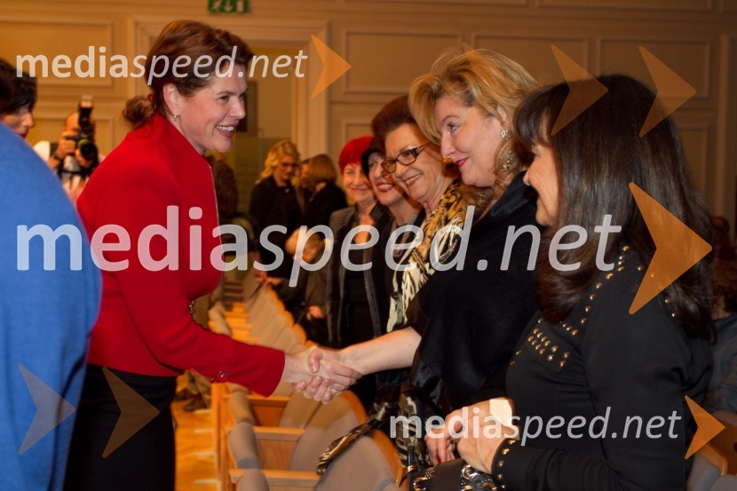 Alenka Bratušek, prdsednica Vlade; Evita Leskovšek, zdravnicaSlovenka leta 2013 je Eugenija Carl