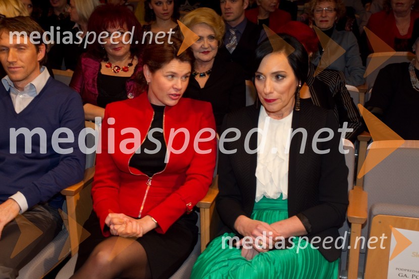 Alenka Bratušek, prdsednica Vlade; Melita Berzelak, urednica revije JanaSlovenka leta 2013 je Eugenija Carl