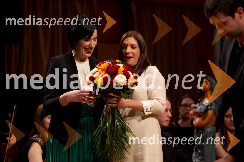 Melita Berzelak, urednica revije Jana; Eugenija Carl, Slovenka leta 2013Slovenka leta 2013 je Eugenija Carl