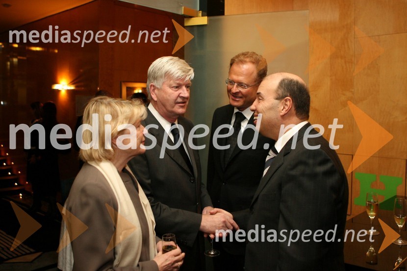 švedski veleposlanik John HM Hagard z ženo , Janez Škrabec, podjetnik in Omar Zniber, veleposlanik kraljevine Maroko na DunajuMaroški večer v restavraciji Maksim